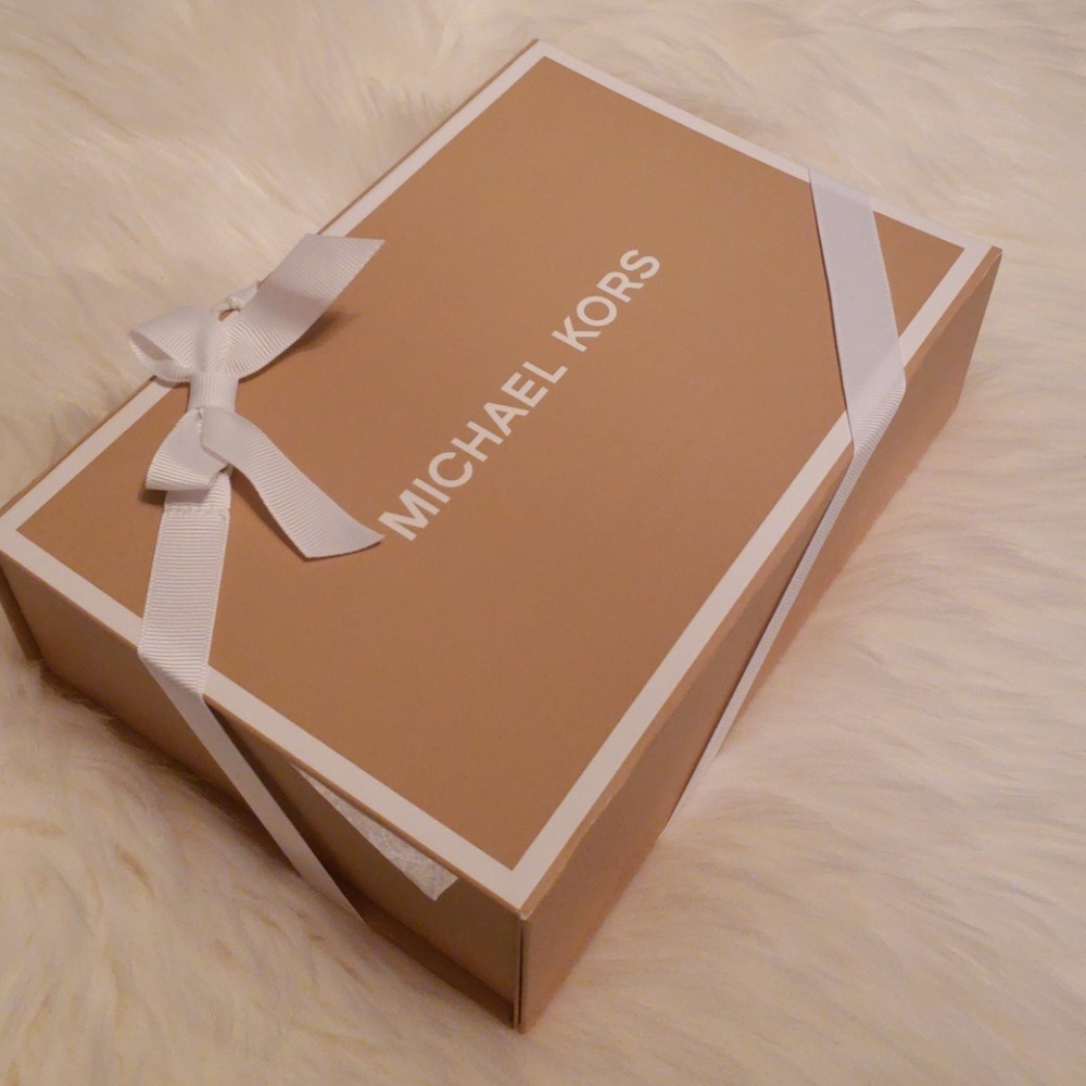 Michael Kors MK Wallet Gift Box